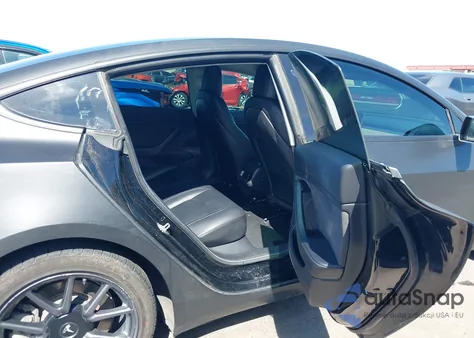 2018 Tesla Model 3 Long Range/Mid Range из США, поврежденный, VIN 5YJ3E1EA4JF021040